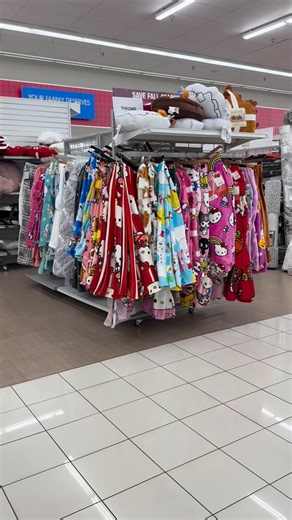14K views · 212 reactions | It was a gingerbread Hello Kitty finds day #hellokitty #hellokittyfinds #hellokittygingerbread #hellokittyblanket #hellokittyjayfranco #hellokittyburlington #hellokittychristmas #hellokittyhunting #hellokittyshopping #hellokittyaddict #hellokittylover #hellokittyeverything #burlington #burlingtonfinds #burlingtonhellokitty | hk.fairyy | Facebook