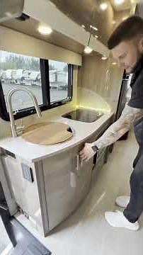 2022 Jayco Melbourne 24TP – Prestige Package, Twin Beds & Mercedes Luxury!