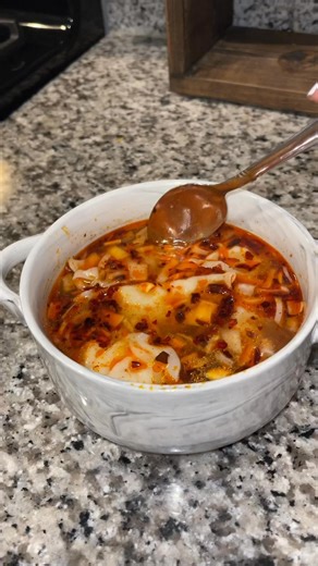 Here’s my Gyoza soup recipe for when I’m feeling lazy or on a budget. #soupdumplings #souprecipe #gyoza #food #recipe #easymeals | Maluna Li