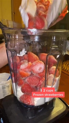 Homemade Strawberry Frozen Yogurt Recipe