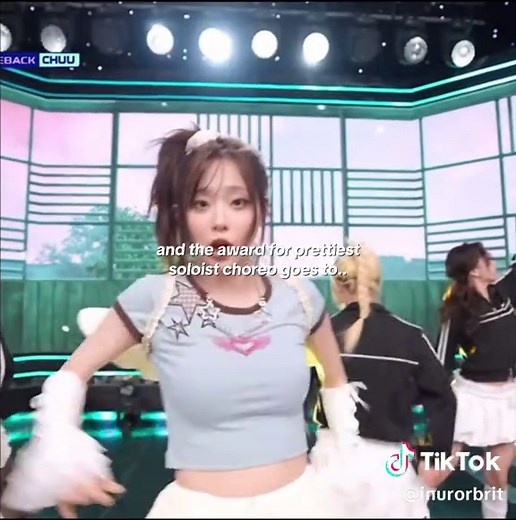 Chuu's 1st Full Album 'XO, My Cyberlove' Released