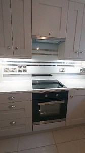 #splashback #splashbacks #ideas #home #style #interiors #housedesign #kitchenrespray #kitchenlighting #kitcheninspiration #countertop #countertops #mirror | 3D Splashbacks