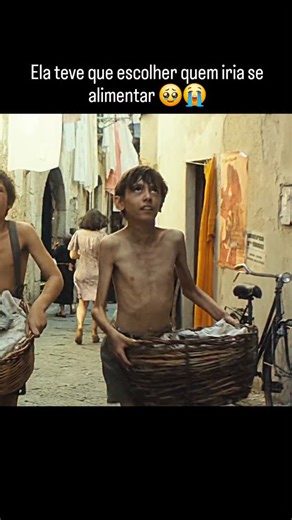 aquelefilme on Instagram: "Nome do Filme: O Trem Italiano da Felicidade Título Original: Il treno dei bambini Tipo: Filme Italiano Gênero: Drama / Histórico Duração: 1h 45min Onde assistir: link na bio ☝️ Nota no IMDb: 7,4/10 Direção: Cristina Comencini Roteiro: Cristina Comencini, baseada no livro de Viola Ardone Elenco Principal: Barbara Ronchi, Serena Rossi, Christian Cervone Sinopse: Ambientado na Itália do pós-Segunda Guerra Mundial, O Trem Italiano da Felicidade acompanha a história de cri