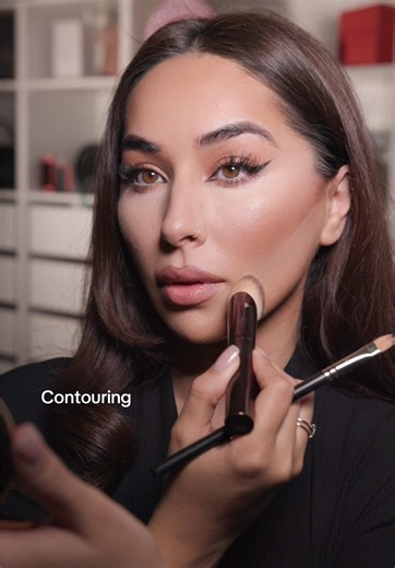 Mastering Contouring: A Comprehensive Cream Application Guide