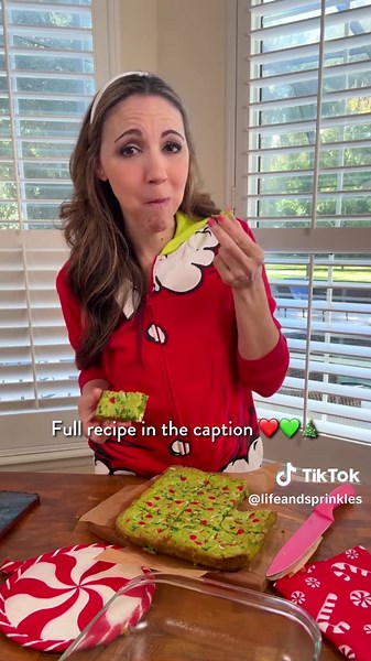 Grinch Blondies 💚 This recipe was a hit last year which makes me so happy bc I love love love blondies. These have a peppermint flavor but you can always leave out the extract and chips or swap them for almond extract and extra white chocolate. 1¾ cups all-purpose flour ¾ teaspoon baking powder ½ teaspoon kosher salt ¾ cup (1½ sticks) salted butter, softened ¾ cup brown sugar, packed ¾ cup granulated sugar 2 large eggs 2 teaspoons vanilla extract ½ teaspoon peppermint extract Green food colorin