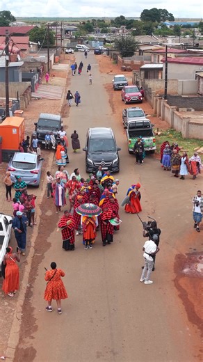 African Couple Outfits: Bride's Place Enroute