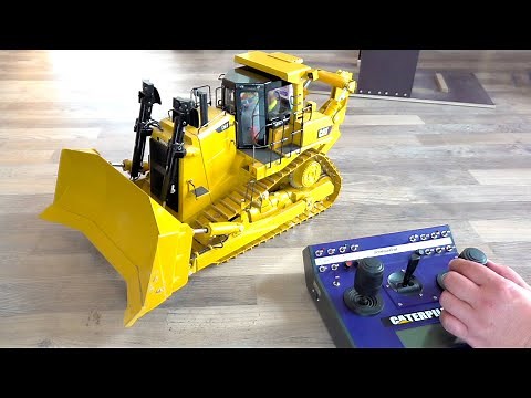 MINDBLOWING CATERPILLAR RC DOZER// UNBOXING// + GETTING DIRTY FOR THE FIRST TIME// FULL FUNCTIONS