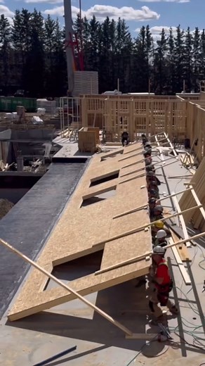 1M views · 8.4K reactions | How many guys do you count lifting this wall？ Good thing we had 2 crews together, this wall was a monster! If I only kne | Hand Made Crafts | Facebook