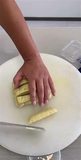 Amazing Bread Carving Tricks for BeginnersTurn Double Roti into Edible ArtElegant Bread Carvingideas