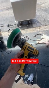 ✅ Quick walk through of a basic cut & buff on fresh @alexsealpaint it’s always ideal to cut and buff as soon as possible because the longer the paint has to cure the more difficult it’ll be to bring the surface back to shine after wet sanding. I started with 1500 here because the paint was very soft after being sprayed the night before and I was confident the polishing would be easy. You could start with 2000 or even 2500 and then progress to 3000 or higher if you find that you’re having trouble