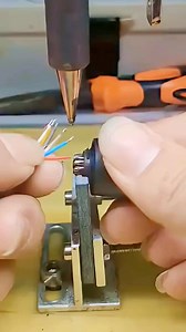 DIY Cable Repair: Soldering Basics ​Mastering the Art of Soldering Electronic #Soldering #Electronics #DIY #TechTips #Engineering #ElectronicsRepair #SolderingStation #DIYProject #Handmade | عبدالقادر علي الشازبي