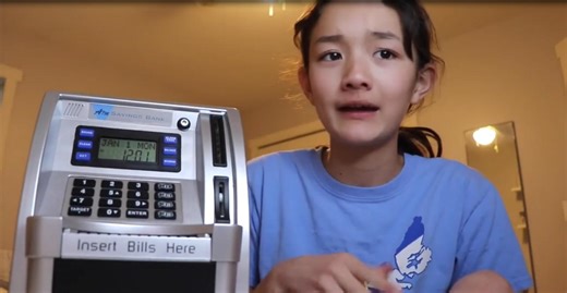 Watch Customer shows how to operate the ATM savings piggy bank on Amazon Live
