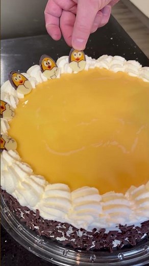 So wird deine Eierlikörtorte zum absoluten Oster-Highlight 🐰✨ #pativersand #cake #baking #eierlikör