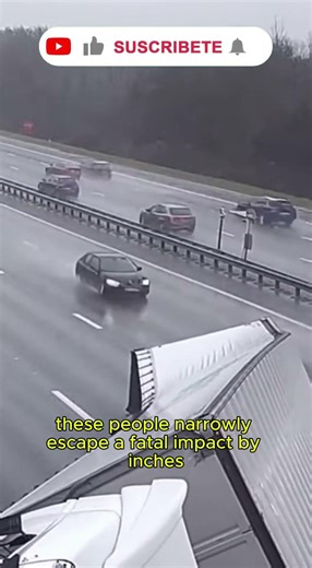 Jackknifed Truck Skids Across Motorway | Miracle on CCTV