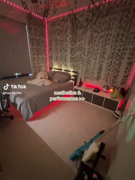 Room Tour: Aesthetic PC Setup for Gaming Enthusiasts