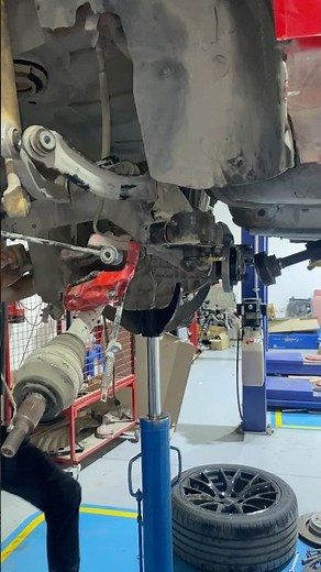 Dodge Challenger install rear suspension assembly. #automotive #mechanic