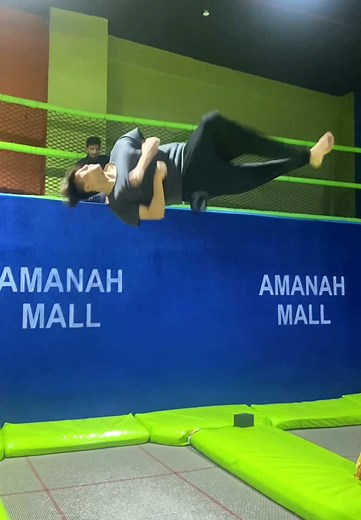 Stunning Triple Twist Gymnastics Performance