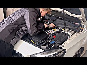 How to change the battery of a Mercedes car