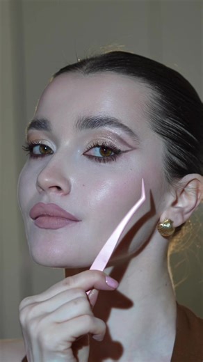 Simple Eyeshadow Hack for Effortless Glam Looks