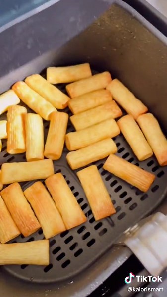 Delicious Pasta Chips for Snacking Delight