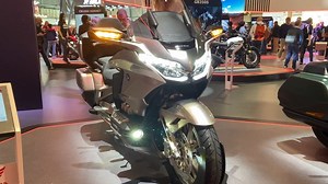 2025款 Honda GL 1800 Gold Wing Tour DCT Airbag 展车细节大赏