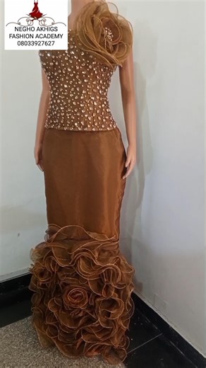 This 3D Rose Detail is EVERYTHING! 👗✂️😍