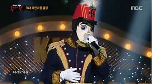 Two Idols Revealed and Another Record Broken on “King of Mask Singer” | Soompi