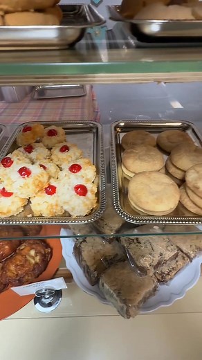 Cookies, cupcakes, pies, muffins, baklava, cakes, cannolis & more…all freshly baked and waiting for you at Momma Millies Bakery! 🍪🧁🥧 🥐✨ 😋 Wednesdays & Saturdays are sticky bun days (a local favorite!) 🍪 Their #1 cookie? The ricotta cookie- soft, sweet, and unforgettable. 🍁 Fall favorites are here as well! 💍 Planning a wedding in 2026? They’re already booking! Call to make your appointment today. 📞 (570) 622-1022 Stop by Momma Millie’s and taste the love baked into every bite. ❤️👇 📍216