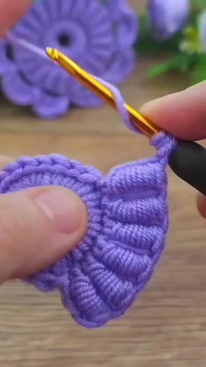 Easy Worm Patterned Crochet Flower Tutorial
