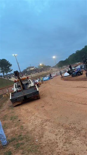 Christian Ausburn (@christianausburn)’s videos with Sail - DevilDriver