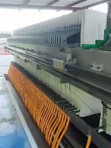 Slaughterhouse wastewater treatment is rarely simple. High organic load, grease, suspended solids, and fluctuating water quality all increase the pressure on the treatment system. This video shows a real on-site treatment scenario. In applications like this, stable operation depends not only on the treatment process itself, but also on how efficiently sludge can be separated and dewatered. For many plants, improving wastewater treatment is not just about compliance — it is also about reducing op