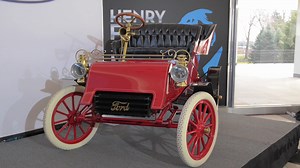 Throwing it all the way back to this 1903 Ford Model A 💪⏳ #HOUTXFord #FlashbackFriday #Ford | Houston Area Ford Dealers