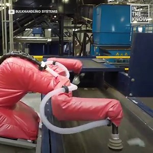 This robot can correctly identify recyclable material at a record pace 🤖 | In The Know Innovation