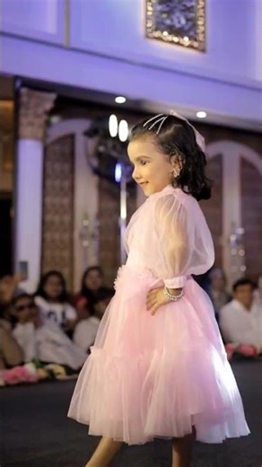 Pinkpegeant stunning runway #model #trend #fashionshow #kidsmodel #modeling #kids #runway #actress