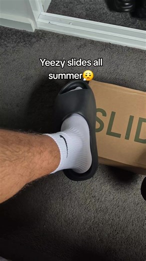 Affordable Yeezy Slides for Summer 2023