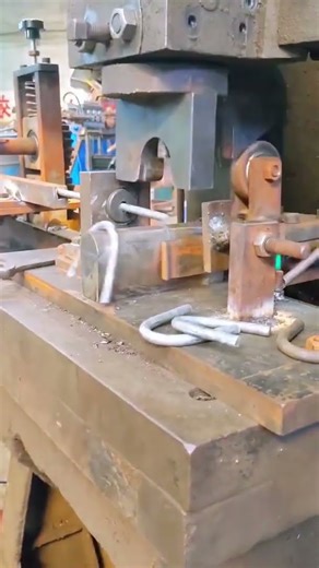 Automatic steel feed forging press Good tools and machinery make work easy