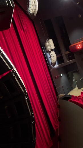 Amptec on Instagram: "Watch the installation of the brand-new d&b audiotechnik CCL system at Munttheater Weert — the first permanent setup of its kind in the Benelux. This compact cardioid design keeps sound focused on the audience and crystal clear throughout the hall. Congratulations to Munttheater and the municipality of Weert with the big upgrade!"