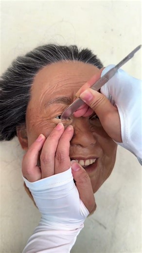 Replace wax figure eyes #wax sculpture #sculpture manufacturer #silicone figure