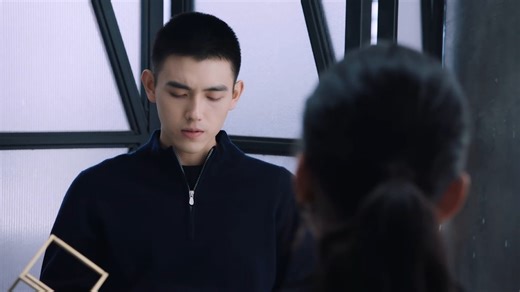 A woman seeks out Li Xun and Zhu Yun for negotiations—their three-way confrontation is brimming with tension, and it’s absolutely thrilling! 女人找李峋朱韻談判，三人對峙張力拉滿太上頭！#张婧仪 #陈飞宇 #点燃我温暖你 #ZhangJingYi #ChenFeiYu #LighterPrincess | 玛丽苏剧场