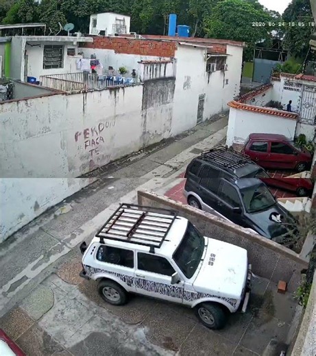 CCTV footage of M7.5 earthquake from a parking in Caracas, Venezuela