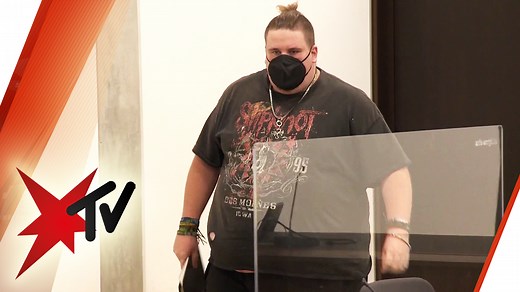 Es begann als virtueller Schlagabtausch und wurde zu bitterer Realität: Die Geschichte von Rainer Winkler (32) aus Altschauerberg, einer kleinen Gemeinde in Franken, sucht ihresgleichen. Unter dem Pseudonym „Drachenlord“ macht er, was inzwischen unzählige Menschen im Internet tun: YouTube-Videos – und lebt davon. Doch genau dafür erntet er seit Jahren Hass wie kaum ein zweiter. Die Chronologie einer Eskalation: | stern TV