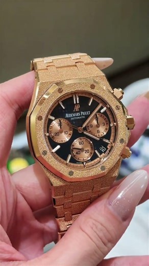 Engineering the Florentine Finish 🔨 | Heavy Gold Chronograph
