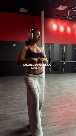 Perfect for my shy gym girlies/ at home workout friendly ☺️🏋️‍♀️ #gymgirl #gymbeginner #fyp #tonedarms