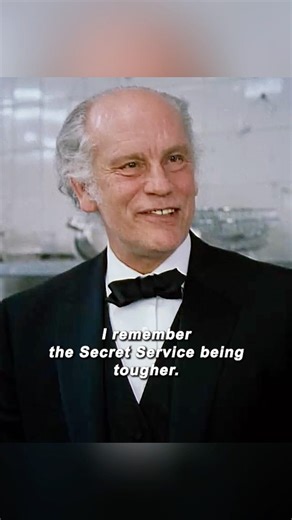 RED (2010) | Secret Service Shootout – Frank Moses Unleashed 💥🕶️