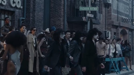 Dsquared2 Fashion Show Highlights and Kiss Shirt Style