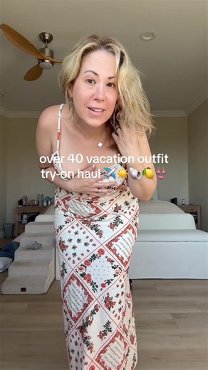 Realistic Vacation Outfits for Moms Over 40