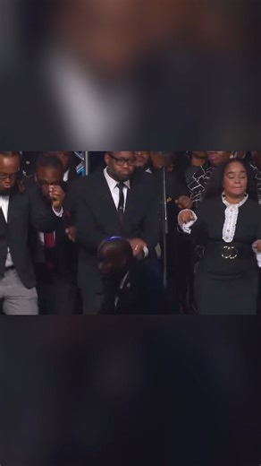 Full Gospel family, 🎶🎤 Join us for a powerful moment at our full conference as our mass choir @fullgospelworship lifts their voices in unity, singing "Glad to Be in the Service"! 🎵✨ @williammurphyiii #fglivefull24 @josephwalker3 @bishoppaulmorton @bishopdsbrister @larrylawrencebrandon1906 @bishoplesterlove @bishopmvkelsey @kbryantphd @bishopgregdavis @pastordbmorton @drstephwalker | The Official Full Gospel Baptist Church Fellowship Int'l Fan Page