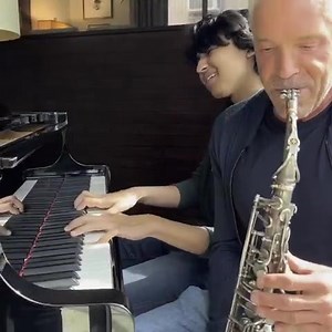 373K views · 10K reactions | A little spontaneous (meaning highly unrehearsed!) jam for your (hopefully) lazy Sunday from @official_justinleeschultz and yours truly. That’s Buddy Boy in the background howling his approval (or not!) :) DK. | Dave Koz | Facebook