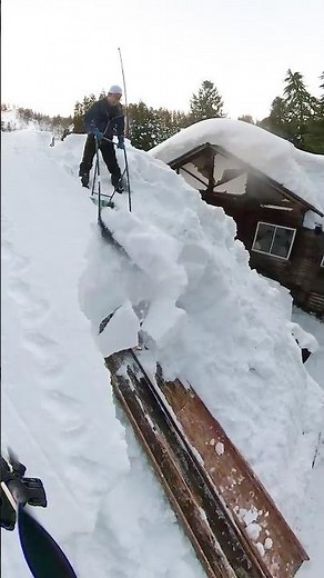 《Snow Removing ②》in a heavy snowfall area Tokamachi, Japan《January 11, 2023》#雪下ろし #Shorts