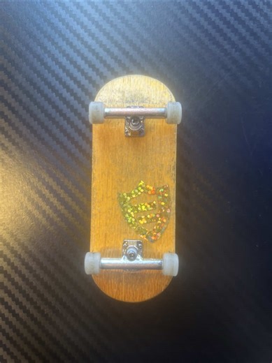 Bicycle rack seshin with my flatface 33.6mm g16 prototype setup, with the 33mm chrome blistered trucks, and DGFB “Ghost” F3 60D wheels! One of my best setups in terms of performance, feels super smooth 💯😮‍💨#fingerboarding #fyp #fingerboard #skateboarding #flatface